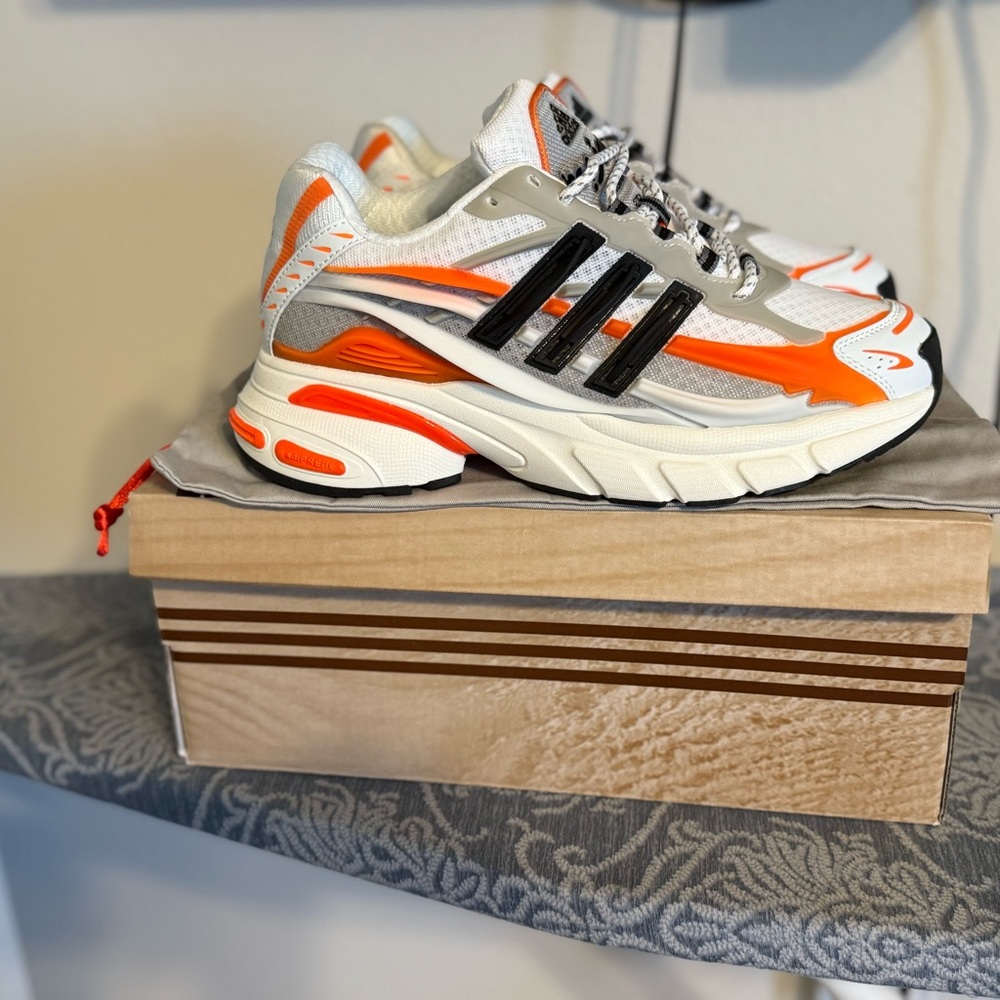 Adidas Jelly fish size 9 men